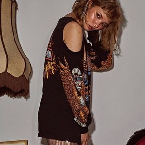 I LOVE DIY by Panida CUT-SHOULDER EAGLE TOP🦅🦅